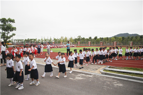 放飞希望 追求梦想 |景德镇市百树学校开学典礼